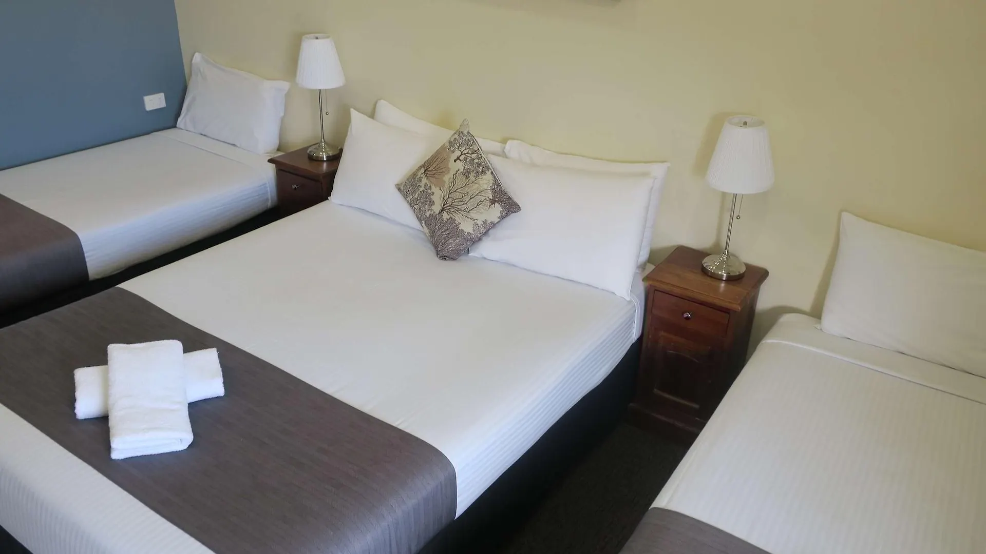 Caboolture Central Motor Inn, Sure Stay Collection By BW