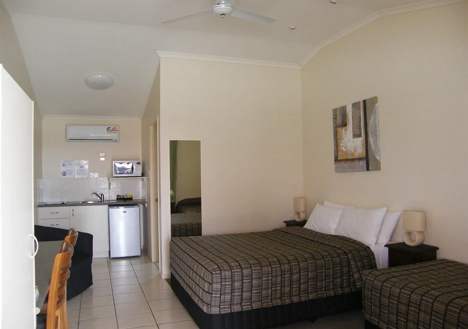 Caboolture Central Motor Inn, Sure Stay Collection By BW 4*,
